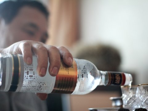 Azərbaycanda ildə nə qədər spirtli içki İÇİLİR...