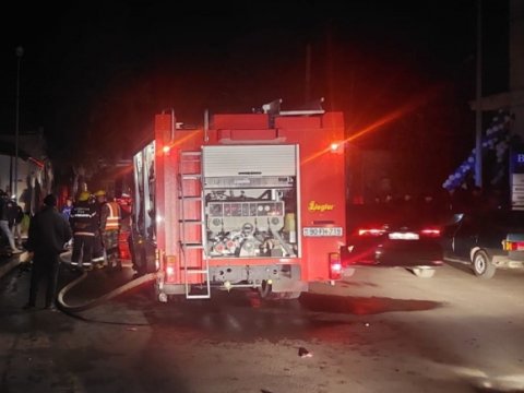 Gəncədə ev yandı