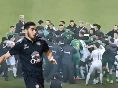 Ramil Şeydayev meydançada döyüldü - VİDEO
