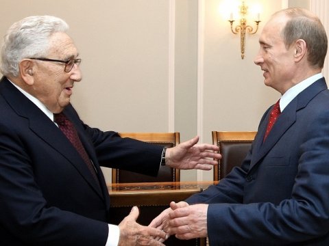 Putin Kissincerin xanımına BAŞSAĞLIĞI VERDİ