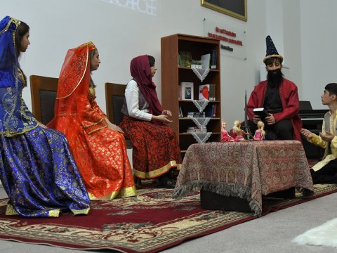 BMU tələbələri Axundovun əsərini ingilis dilində səhnələşdirdilər - FOTO