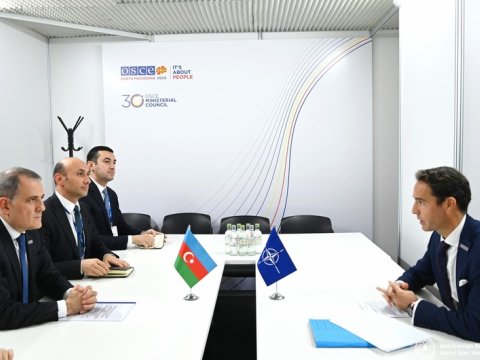 Ceyhun Bayramov NATO nümayəndəsi ilə regional məsələləri müzakirə etdi