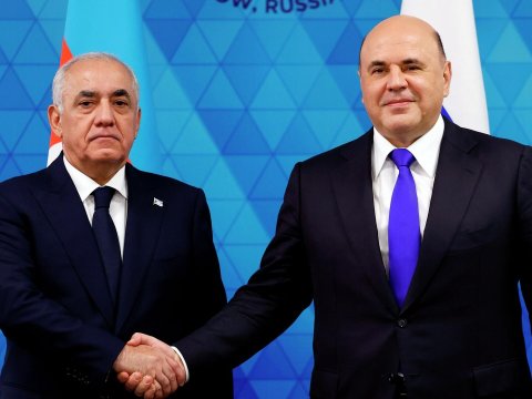 Mişustin Əli Əsədovu təbrik etdi