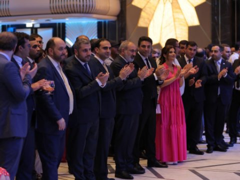 Ermənistan hakimiyyəti növbədənkənar seçkilərə getmək İSTƏYİR