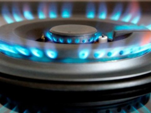 Mətbəxdə qazı yandıran qadın YANDI