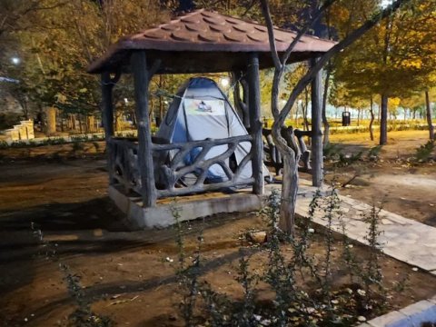 XİN İranda parkda qalan azərbaycanlı ailə ilə bağlı məlumat yaydı