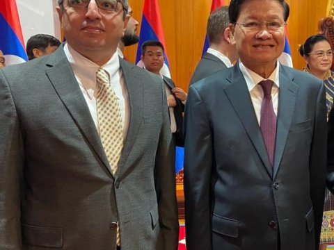 Səfir Laos liderinə Prezident İlham Əliyevin təbrikini çatdırdı