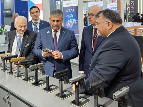 Hərbi texnikalarımız Misirdə beynəlxalq sərgidə nümayiş etdirilir - FOTO