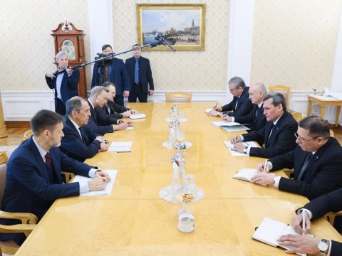 Lavrov türkmənistanlı həmkarı ilə danışıqlar apardı