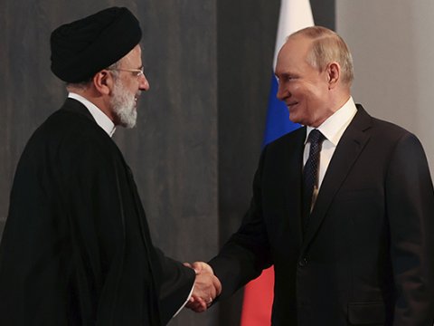 Rəisi Moskvada Putinlə görüşəcək - Bu tarixdə