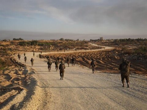 İsrail ordusu Xan Yunisin mərkəzinə çatıb 