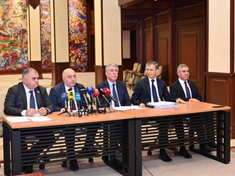 Deputatlar hərbçilərin pensiya yaşından nələr danışdılar...