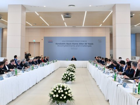 İlham Əliyev ADA Universitetindəki Beynəlxalq Forumda iştirak edib - VİDEO