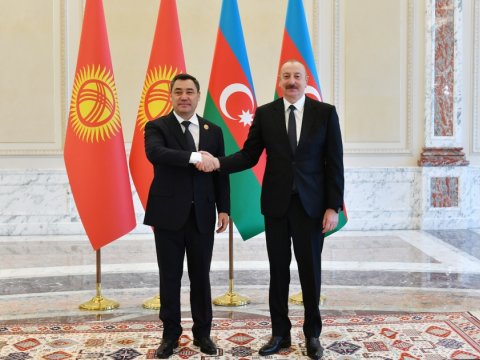 İlham Əliyev Qırğızıstan Prezidentinə zəng etdi