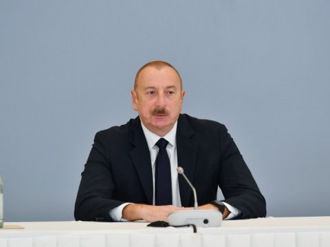 Heç bir vasitəçilik olmadan ikitərəfli format ola bilər - Prezident