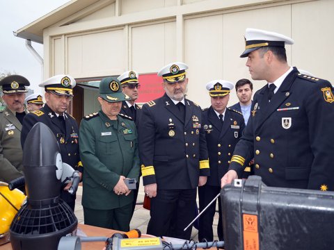 İranın kontr-admiralı hərbçilərimizin döyüş hazırlığı ilə maraqlandı - FOTO