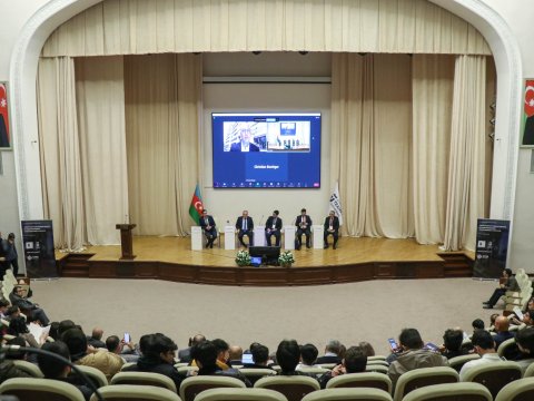Nəqliyyat sahəsində “rəqəmsal əkiz”lərin yaradılması müzakirə edildi - FOTO