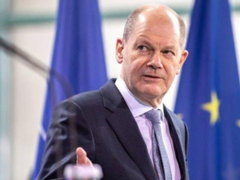 Şolz Almaniya kanslerləri arasında ən pis reytinqi yığıb