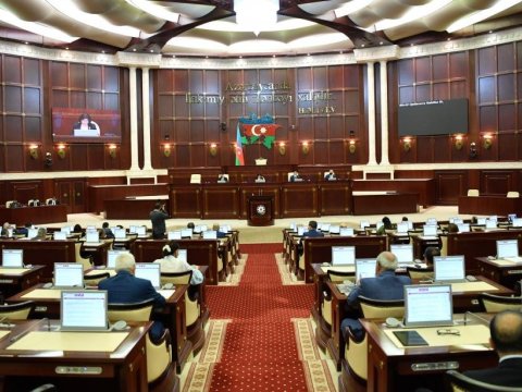 Deputatlar üçün yeni QADAĞA