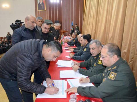 473 hərbçiyə mənzil verildi