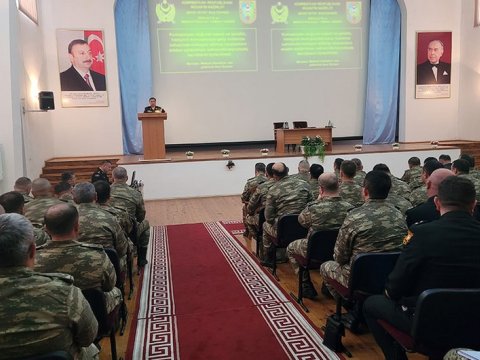 Orduda korrupsiyaya qarşı mübarizəyə dair seminar keçirilib - FOTO