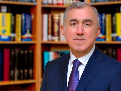 İşdən çıxarılan nazirin yerinə o gətirildi 