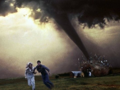 Tornado bir neçə nəfərin ölümünə səbəb oldu 