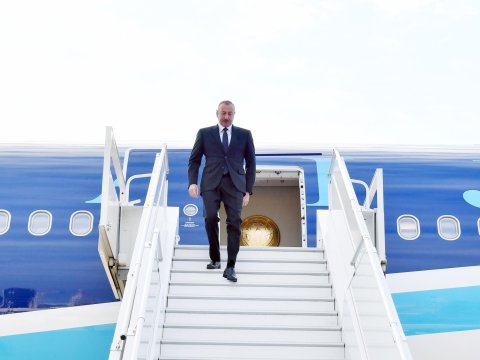 Prezident Serbiyada SƏFƏRDƏDİR