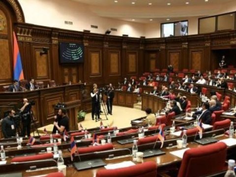 Ermənistan parlamenti növbədənkənar iclas çağırdı