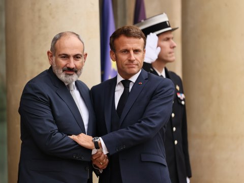 Makron yenə Ermənistana 