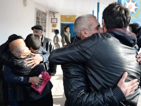 Hüquq müdafiəçiləri onların əfvi üçün Prezidentə müraciət edir