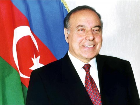Ümummilli Lider Heydər Əliyevin anım günüdür 