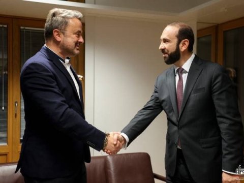 Mirzoyan Brüsseldə daha bir həmkarı ilə görüşdü