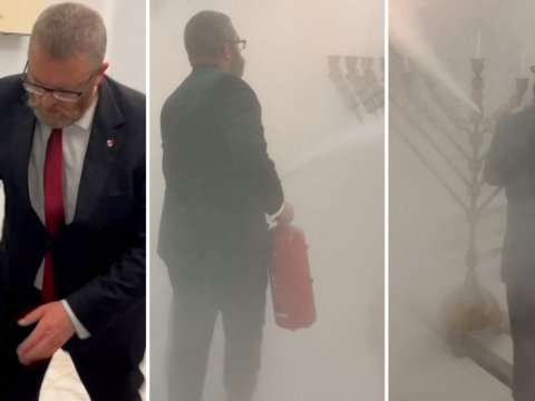 Deputat yəhudilərin şamlarını belə söndürdü - VİDEO