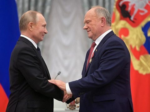 Putin Zyuqanovdan seçkilərlə bağlı məsləhət İSTƏYİB