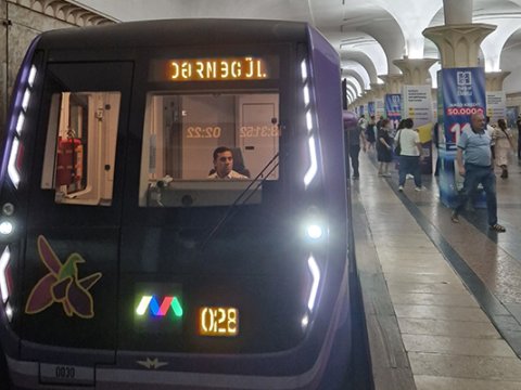 Bakı metrosu gecə saat 1-ə qədər işləyəcək