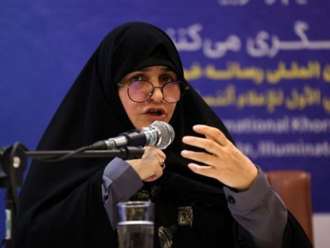Prezidentin xanımı İranda qadın imicini dəyişdirib
