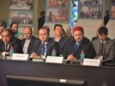 Rektor Müsəlman Forumunda çıxış edib - FOTO