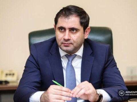 Papikyan bu dəfə Yunanıstana getdi