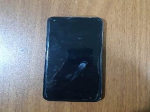 Qadın həbsdə olan ərinə telefon keçirmək istədi