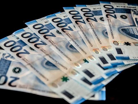 Azərbaycanda az sayda həkim 60 min manat maaş alır 