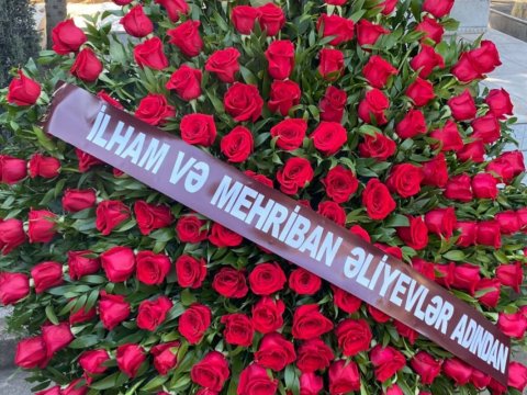 Prezident və xanımı Ramiz Məlikin dəfn mərasiminə əklil göndərdi