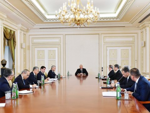 Prezident müşavirə keçirdi