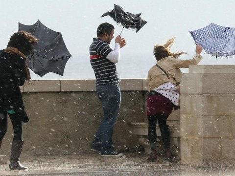 Bakıda küləyin sürəti güclənir - FAKTİKİ HAVA