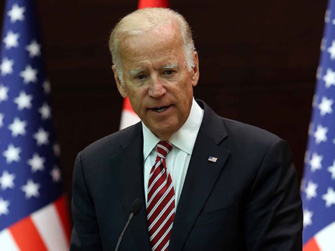 Naməlum şəxs maşınını Baydenin kortejinə ÇIRPDI