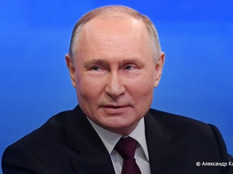 Putin MSK-ya yollandı - Sənədlərini verir