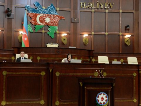 Milli Məclisdə 27 məsələ - Məhkəmə, hərbçilər və erkən nikah...