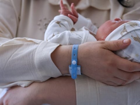 Azərbaycanda ana və uşaq ölümlərinin sayı azalıb