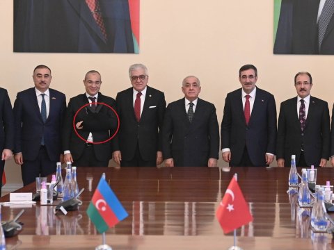 Mikayıl Cabbarov qolunu niyə sarğılayıb? - FOTO