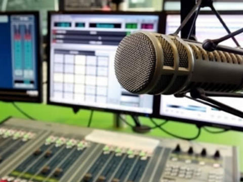 Şuradan iki radio ilə bağlı QƏRAR 